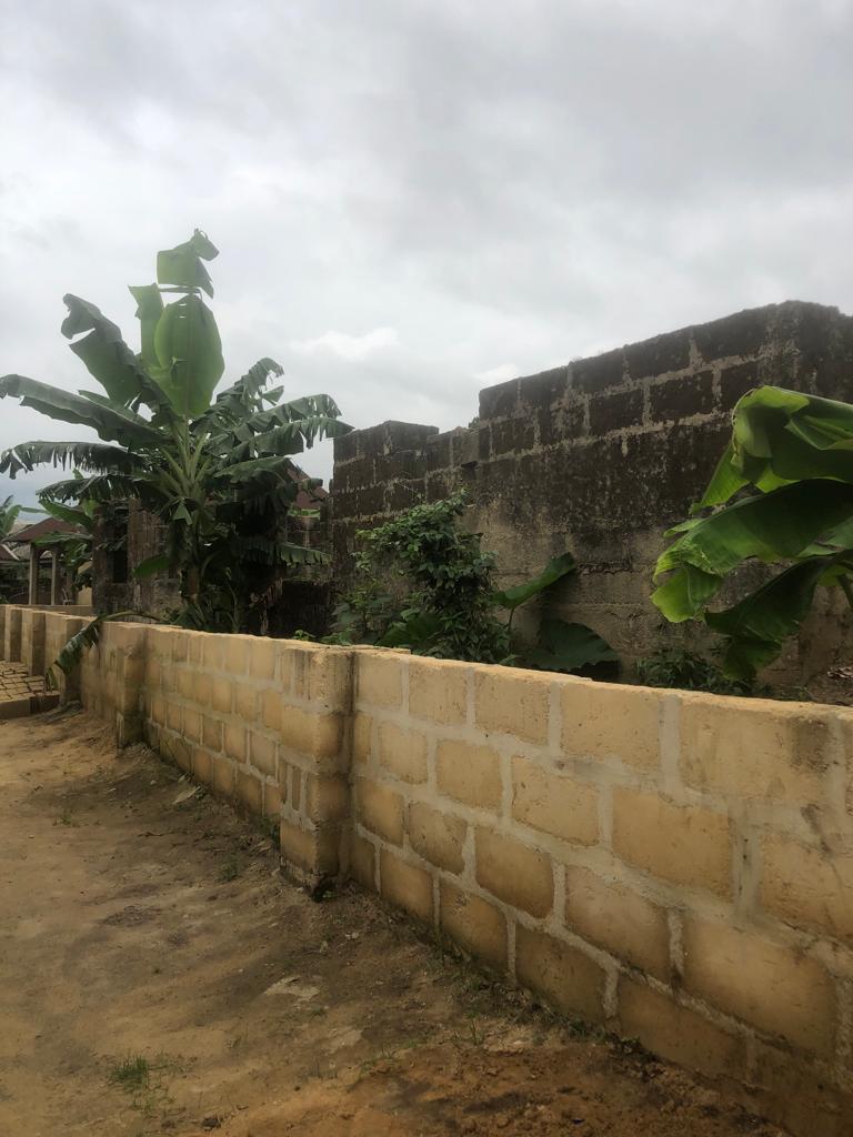 4 Bedroom Uncompleted Bungalow Built To Lintel Level In UyoMbiaobong, Oron Road Uyo Akwa Ibom. Selling for ₦8,000,000. 