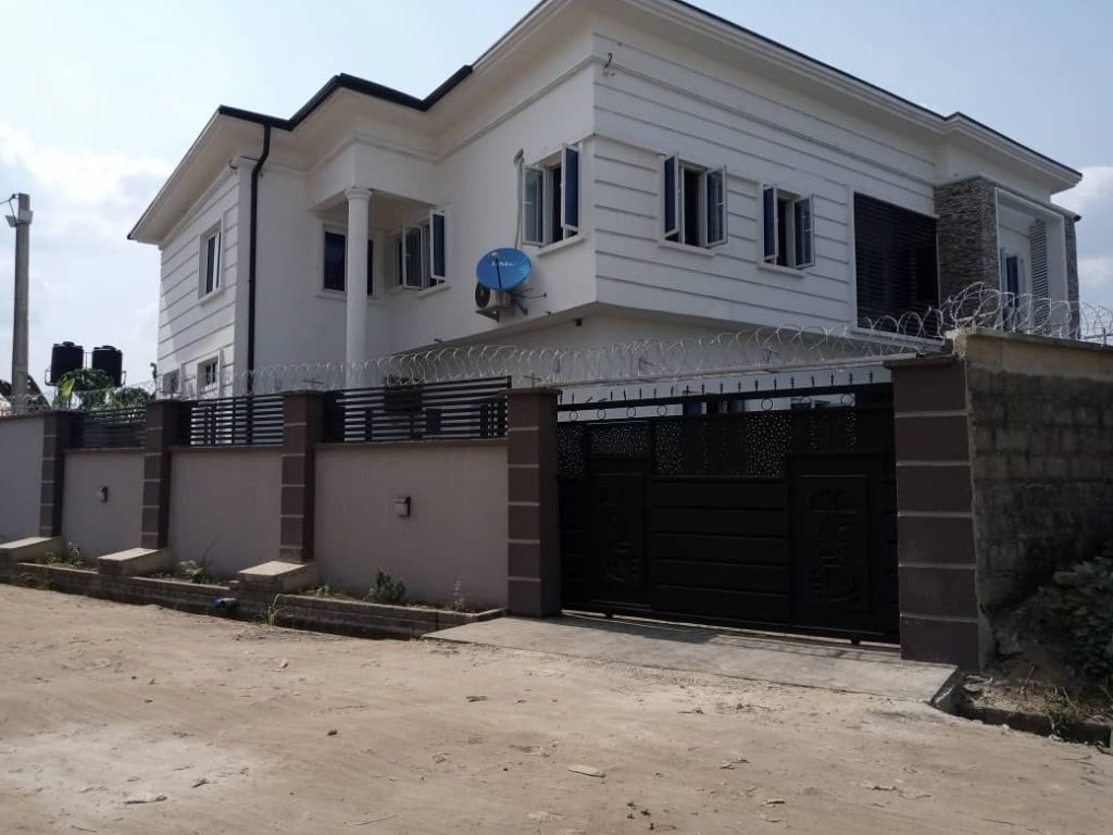 A duplex containing a 4 bedroom unit and 2 units of 2 bedrooms on the ground floor. Now selling for ₦70,000,000. By Atiku Avenue, Uyo AKS.
