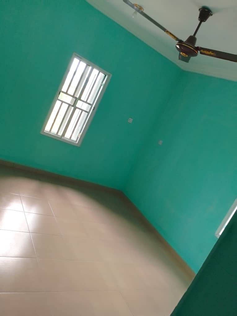 For Rent: 2-Bedroom Flat in Osong Ama Estate