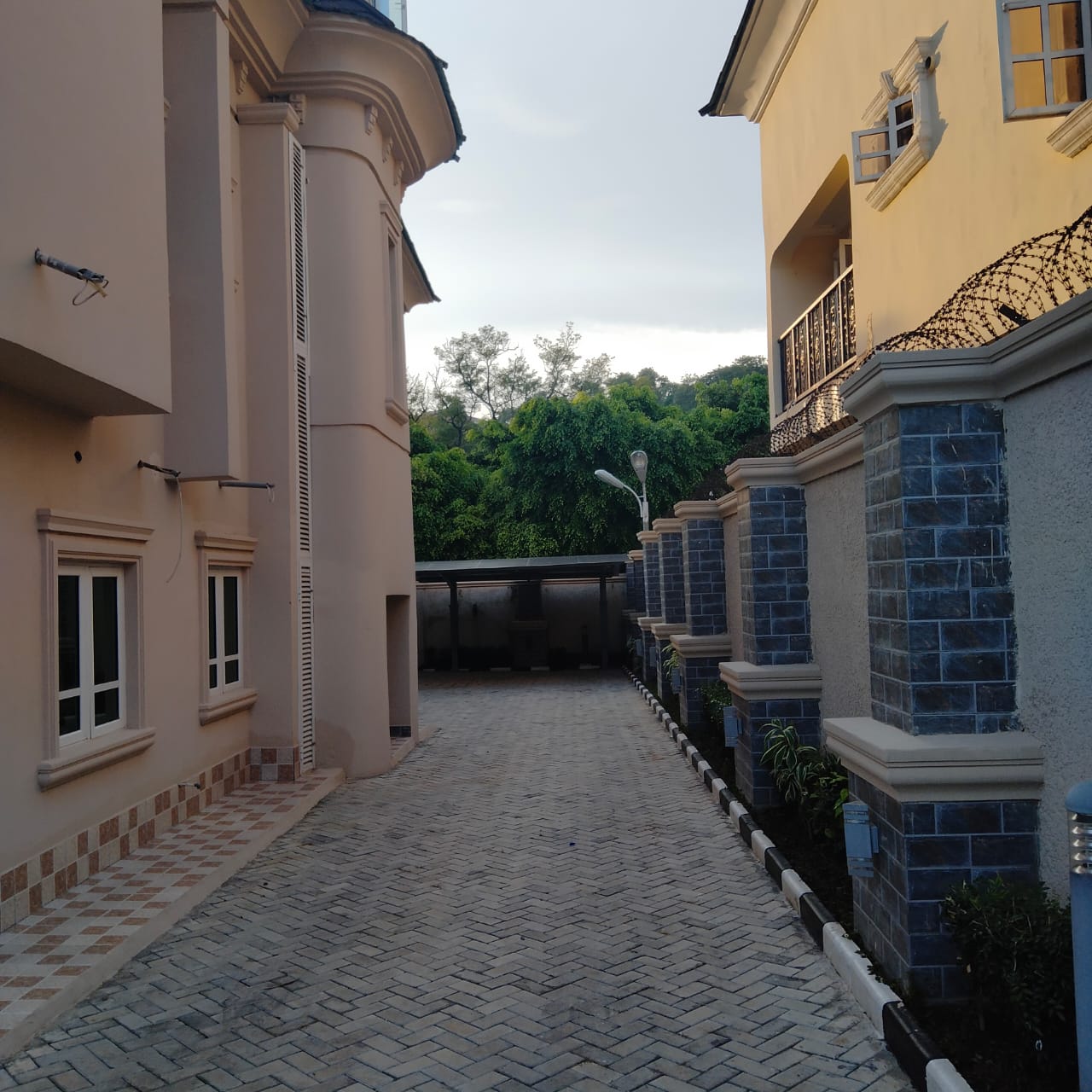 FULLY FURNISHED LUXURY 6-BEDROOM FULLY DETACHED DUPLEX/MANSION IN MAITAMA